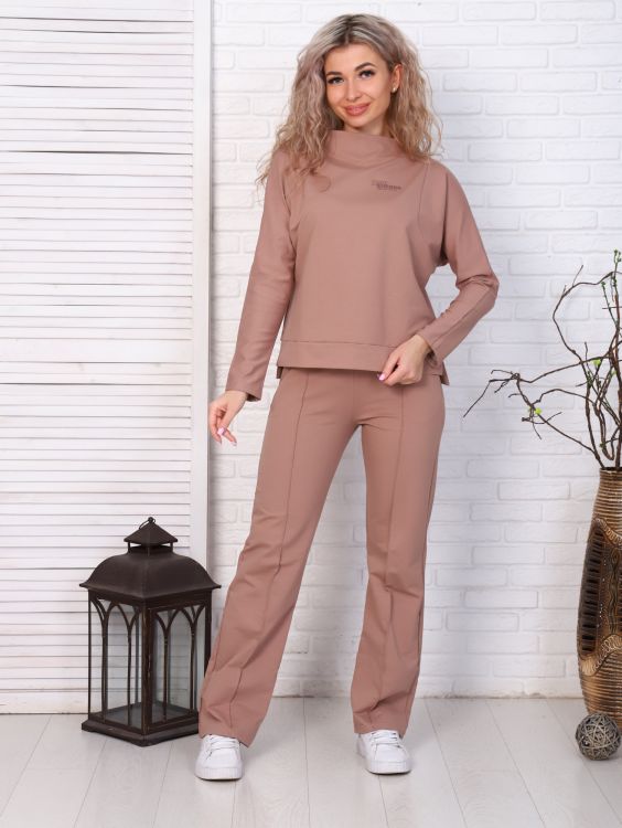 Костюм 5-319б бисквит последний размер